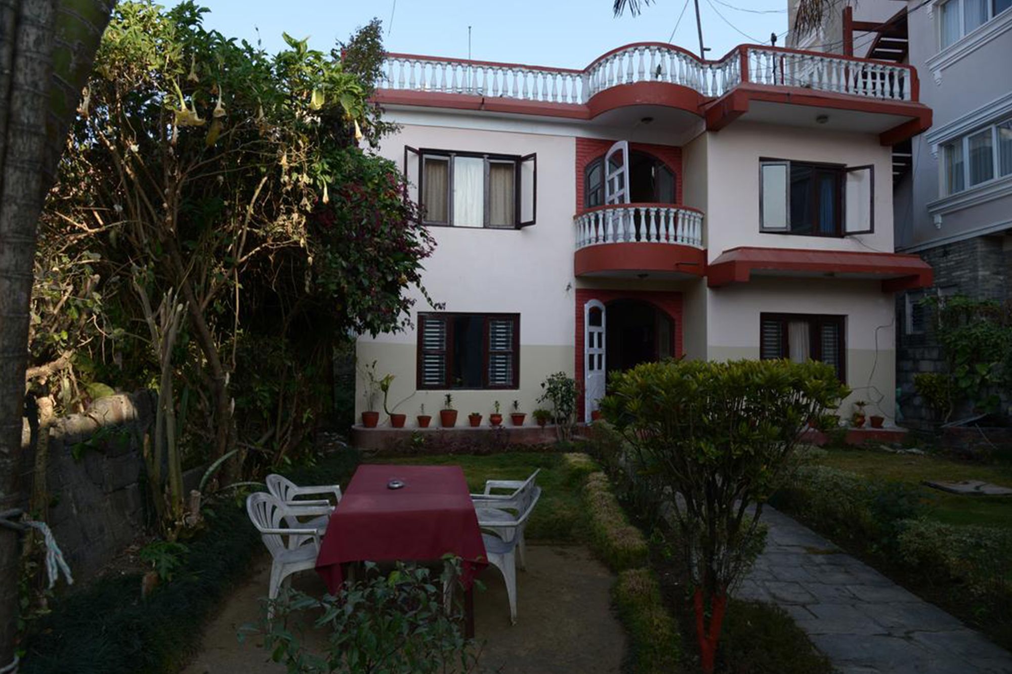 Nepali Cottage Guest House Ποκάρα Εξωτερικό φωτογραφία